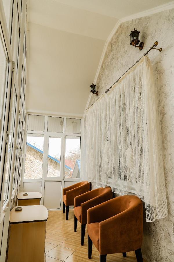 Hotel Konus Falesti Extérieur photo